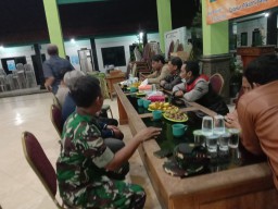 DANRAMIL 0816/03 BUDURAN BERSAMA FORKOPIMKA BUDURAN LAKSANAKAN PATROLI