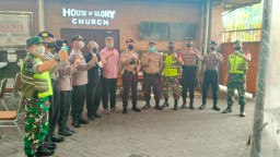 BABINSA KORAMIL 0816/01 KOTA SIDOARJO MELAKSANAKAN PENGAMAN GEREJA