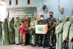 Penuh suasana haru,Dandim 0816Sidoarjo dan ibu laksanakan Anjangsana