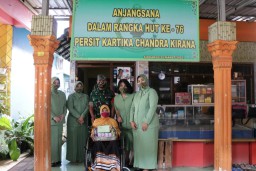 Kepedulian Ketua Persit KCK berikan motivasi pada istri yang sakit