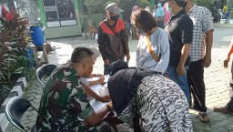 Koramil 0816/06 Tanggulangin Salurkan Bantuan Tunai BTPKLWN