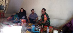 *Pasca Lebaran Babinsa Kalidawir Laksanakan Komsos Dengan Masyarakat di Desa Binaan