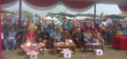 Kapten Inf Moh. Said Bersama Babinsa Serta Kapolsek Menghadiri Jalan Sehat HUT RI ke 77 di Wilayah Teritorial