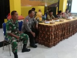 Babinsa Koramil 0816/05 Hadiri Musdes Khusus Penetapan Penerima BLT DD Tahun 2022