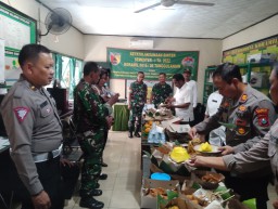 Danramill 0816/06 Tanggulangin Dikagetkan Dengan Kadatangan Kapolsek Dan Camat Tanggulangin