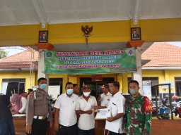 Babinsa Koramil 0816/13 Wonoayu Hadiri Penyaluran BLT DD Desa Wonokasian