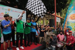 Dandim 0816/Sidoarjo bersama Forkopimda ikut ramaikan gowes Harjasda ke 164
