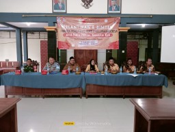 BABINSA KORAMIL 0816/16 WARU, MENGHADIRI PELANTIKAN ANGGOTA PANWASLU DESA SE KEC WARU*