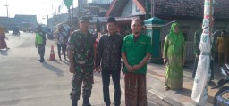 Babinsa Peltu Lukman.N Hadiri Khitanan Massal di Masjid Nurul Hidayah Desa Kepadangan