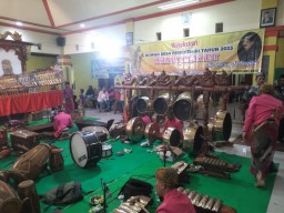 DANRAMIL 05 Kapten Inf Moh. Said Bersama Babinsa Pelda Arif. S - HADIRI PAGELARAN WAYANG KULIT TRADISI Ruwat Desa