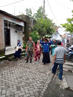 Babinsa Ramil 0816/13 Wonoayo Hadiri Tradisi Ruwah Desa .