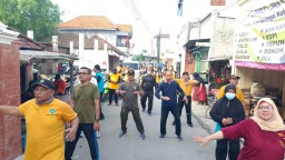 KORAMIL 0816/16 WARU BERSAMA FORKOPIMKA WARU MELAKSAKAN SENAM SKJ 88.DIHALAMAN GEDUNG SERBAGUNA DESA TAMBAK OSO KEC. WARU KAB. SIDOARJO