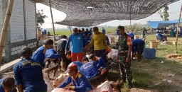 Babinsa Koramil 0816/06 Tanggulangin Lakukan Pengamanan Sembelih Hewan Qurban*