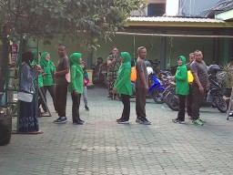 Kemeriahan lomba dalam rangka 17 Agustus Koramil 0816/01 Sidoarjo mengadakan berbagai lomba