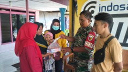 Kodim 0816 Peduli ~ Melalui Babinsa Koramil/05 Berikan PMT Untuk Balita Stunting