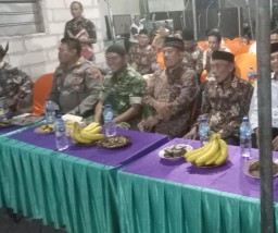 Danramil 05/ Tulangan Kapten Inf Moh.Said Bersama Babinsa Turut Meriahkan Serta Hadiri Gelar Seni 17-an dengan Hiburan Campur Sari