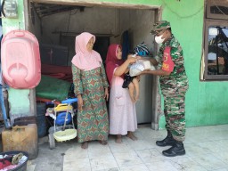 Ramil 0816/07 Mendukung Penekanan Angka Stunting Dengan Memberi Makanan Tambahan