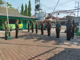 Personel Koramil 0816/05 Tulangan Awali Tugas Dengan Laksanakan Apel Pagi dan Serah Terima Piket