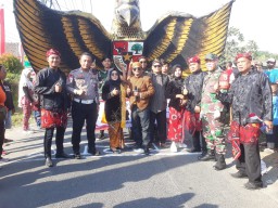 Babinsa Koramil 0816/09 Krian hadiri Karnaval Budaya 2023 Desa Sidomulyo dan Desa Tempel Kecamatan Krian