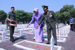 Dandim 0816/Sidoarjo Pimpin Ziarah Nasional ke Taman Makam Pahlawan