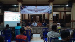 Babinsa Koramil 0816/09 Krian Hadiri Sosialisasi Pembentukan KPPS di Desa Kraton, Krian, Sidoarjo