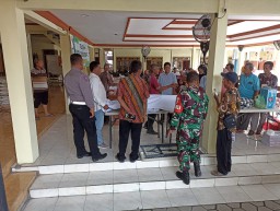 Babinsa - Bhabinkamtibmas Hadiri Bimtek Pelatihan Pemulasaran Jenazah Dibalai Desa