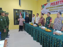 Siapkan Linmas Yang Terlatih, Babinsa Koramil 0816/11 Tarik Berikan Pembekalan Wawasan Kebangsaan*