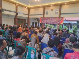 Babinsa 0816/03 Buduran menghadiri Pelantikan Anggota KPPS