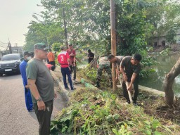 Aksi Bersih-Bersih Masif di Kecamatan Waru - Wujud Sinergi Komunitas untuk Lingkungan yang Sehat