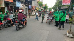Menjelang Berbuka Puasa Koramil 0816/14 Taman dan Persit Berbagi Takjil*