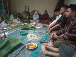 Semarak Tasyakuran HUT ke-79 RI, Babinsa Koramil 0816/09 Krian Hadiri Acara di Balai Desa Tempel
