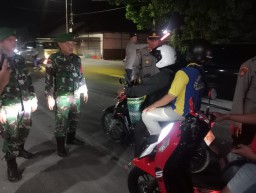 Sinergi 3 Pilar Prambon dalam Patroli Malam, Wujudkan Lingkungan Aman dan Nyaman bagi Warga