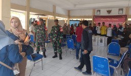 Anggota Babinsa Koramil 0816/06 Tanggulangin Melaksanakan Giat PAM Rapat Pleno Terbuka Dan Penghitungan Suara Tingkat Kecamatan
