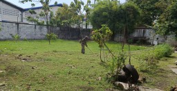 Memasuki Musim Penghujan, Anggota Koramil 0816/06 Tanggulangin Laksanakan Pembersihan Pangkalan