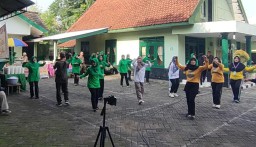 Senam Kesegaran Jasmani Tingkatkan Sinergitas Forkopimka Wonoayu di Koramil 0816/13 Wonoayu