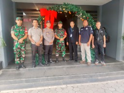 Koramil 0816/01 Sidoarjo pengamanan perayaan Natal di beberapa Gereja.