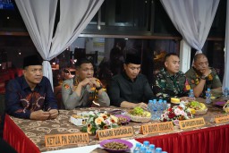 Forkopimda Sidoarjo Tinjau Poskotis Pengamanan Malam Tahun Baru 2025, Pastikan Keamanan dan Kenyamanan Warga