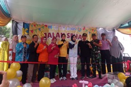 Babinsa Koramil 0816/09 Krian Hadiri Jalan Sehat dan Peresmian Khulafaur Rosyidin Islamic School di Desa Sidorejo