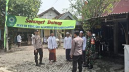 Babinsa Desa Sumberejo Hadiri Kegiatan ITQON Bersama 500 Jamaah Torikoh di Moshola At-Taukhid