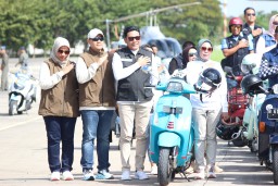 DANDIM 0816 SIDOARJO HADIRI KEGIATAN RIDING VESPA DALAM RANGKA HUT KE-69 PENERBANGAN TNI AL TAHUN 2025