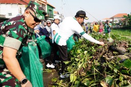 Jihad Rawat Kali di Krembangan, Bupati Subandi dan Dandim 0816 Kompak Turun Tangan, Ajak Warga Bersihkan Sungai Demi Sidoarjo Bebas Banjir