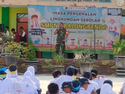 Koramil 0816/10 Balongbendo Tanamkan Wawasan Siaga Bencana kepada 320 Siswa Baru SMPN 1 Balongbendo