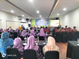 Serka Catur Wahyu. S Babinsa Boro Mewakili Danramil Hadiri Undangan Acara Kegiatan Mini Loka Karya Lintas Sektoral Triwulan III Tahun 2025*