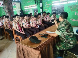 Babinsa Koramil 0816/11 Tarik Sosialisasikan Rekrutmen TNI AD Caba Dan Cata Ta 2025