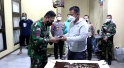 Dandim 0816 Sidoarjo berikan kejutan pada Kapolresta Sidoarjo