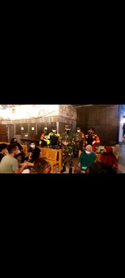 Dandim 0816/Sidoarjo Tertibkan Pengelola Cafe di Bundaran Aloha