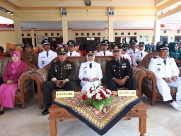 HUT RI ke 74, Forpimka Prambon Bersama Elemen Masyarakat Gelar Upacara