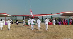 HUT RI ke-74, Koramil 0816/11 Tarik Ikut Meriahkan Upacara Bendera