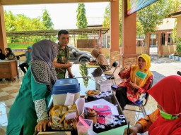 Peran Babinsa Ramil 0816/03 Buduran dampingi posyandu di Desa Binaan