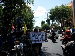 BABINSA KORAMIL 0816/01 SIDOARJO PENGAMANAN AKSI UNJUK RASA
